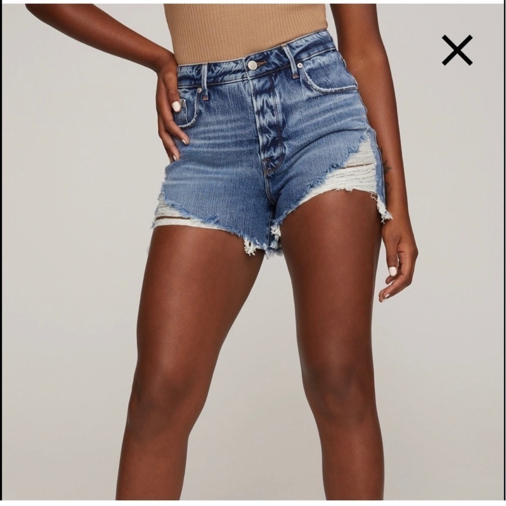 Good American Bombshell Shorts Distressed - Picture 3 of 6